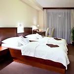 公园酒店 4*
