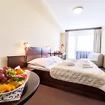 Ξενοδοχείο Park 4*