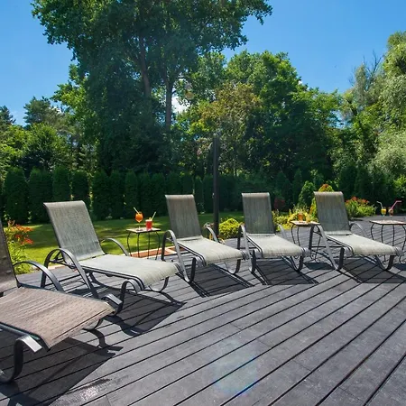 公园酒店 4* 皮耶什佳尼