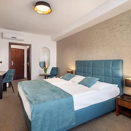 Park Hotel Piest'any