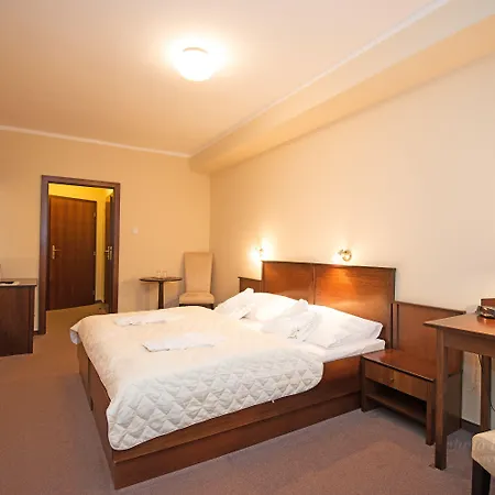 Park Hotel Piest'any