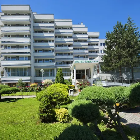 Hotel Park Piest'any